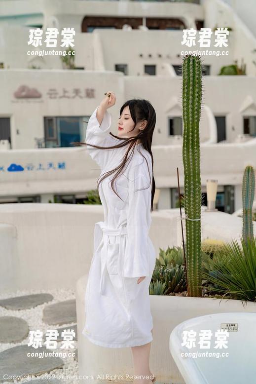 秀人网 - 糯美子mini的白色吊带居家女友风，三亚旅拍原图一出，网友惊：心动了！-琮君棠