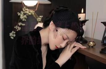 秀人网 - 邹晶晶女王穿上棉袜，就是壁纸界的绝美风景线！