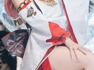 套图大揭秘：糖果果Candy的红裙，霓虹灯下的甜蜜错觉！