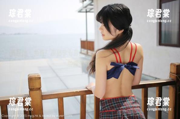美媛馆 - 免费！探秘李七喜的粉色世界图集，仿佛时间都在柔软的霞光中停住了。-琮君棠