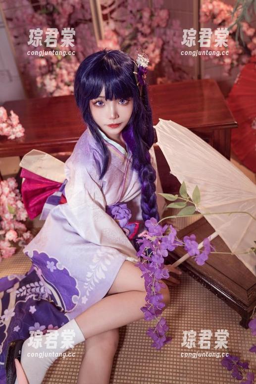 艾西Aiwest带你看全套写真：初音是女神，粉蝶花是背景-琮君棠