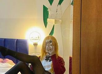 看完芋圆侑子秘书的图包，我心里在默念，‘只要你到，我就是秘书。’