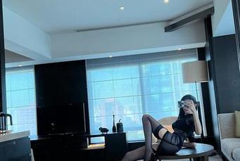 微密圈 - 葛征教室里的秘密，最新更新的套图让我惊掉了下巴！