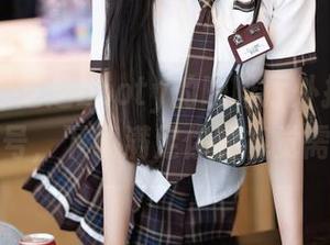 语画界 - 芝芝booty的咖啡厅外拍，美图感叹号，下载满足你的视觉需求！