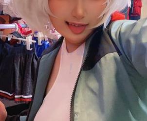 贝贝琪Becky和她的毒蛇作品，这种魅力用错了会中毒！