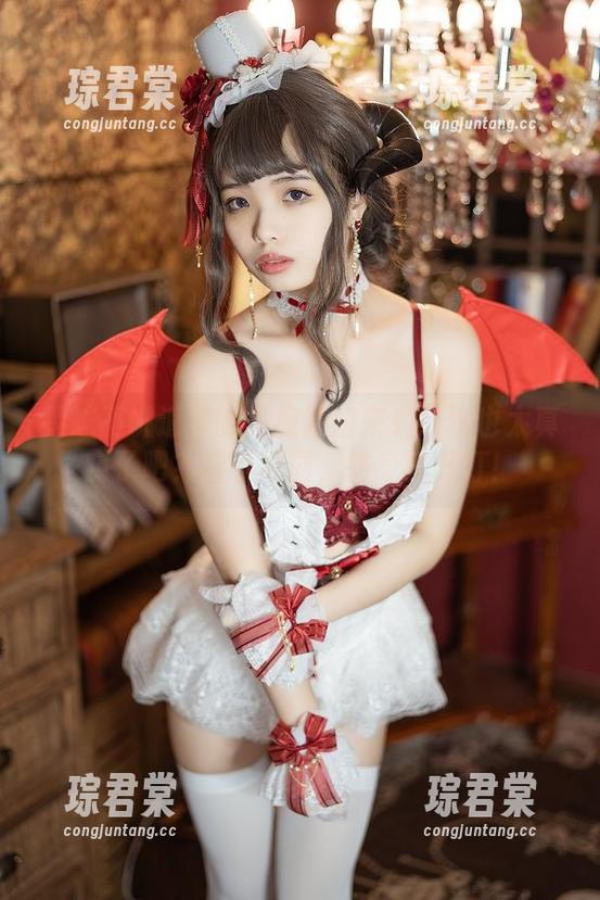 雯妹不讲道理的恶魔姐姐来袭！这也太真实了吧？看看原图，转身就开打！-琮君棠