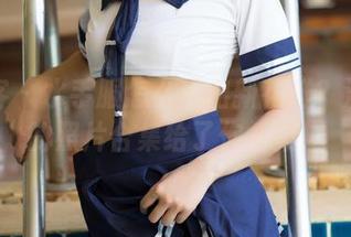 青豆客 - 水手服怎么玩出新花样？汪佩妮的照片合集给了你答案！