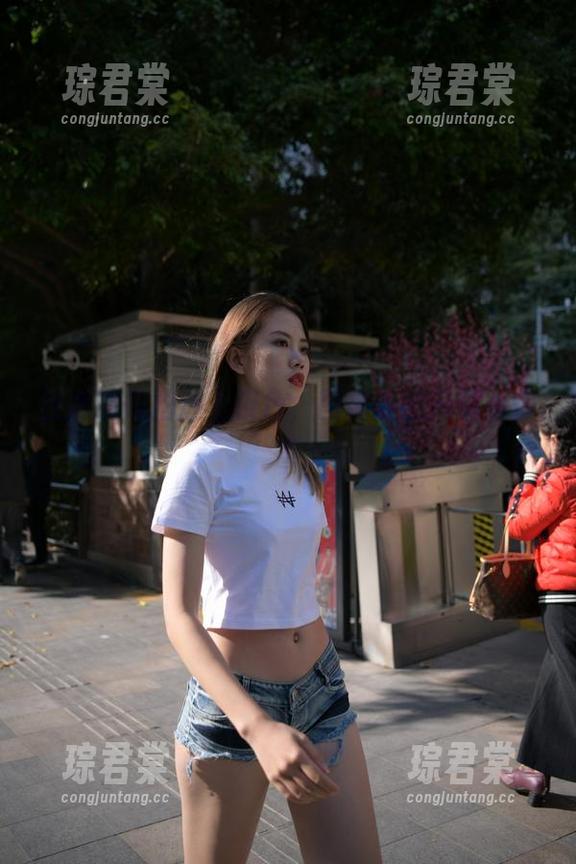 当魔镜街拍遇上夜色，图库里的闪亮小惊喜-琮君棠