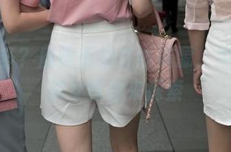 想要更多？魔镜街拍在线资源，牛仔热裤美女等你来探索