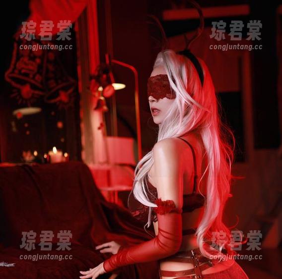 你相信吗？黑白御猫全套写真，赤の森-MerryChristmas，这个节日果然很有诱惑力。-琮君棠
